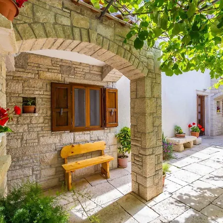 Apartament Cin