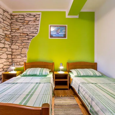 Apartament Cin