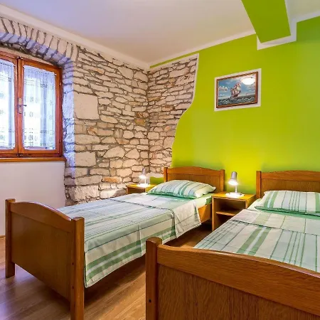 Apartament Cin